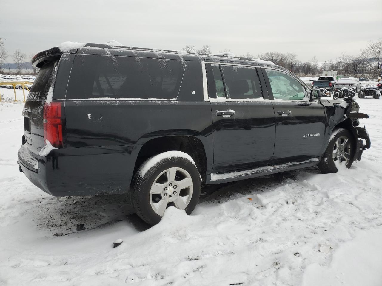 2019 Chevrolet Suburban VIN 1GNSKHKC0KR131413 Copart auction photo, all over / front end damage thumbnail 3