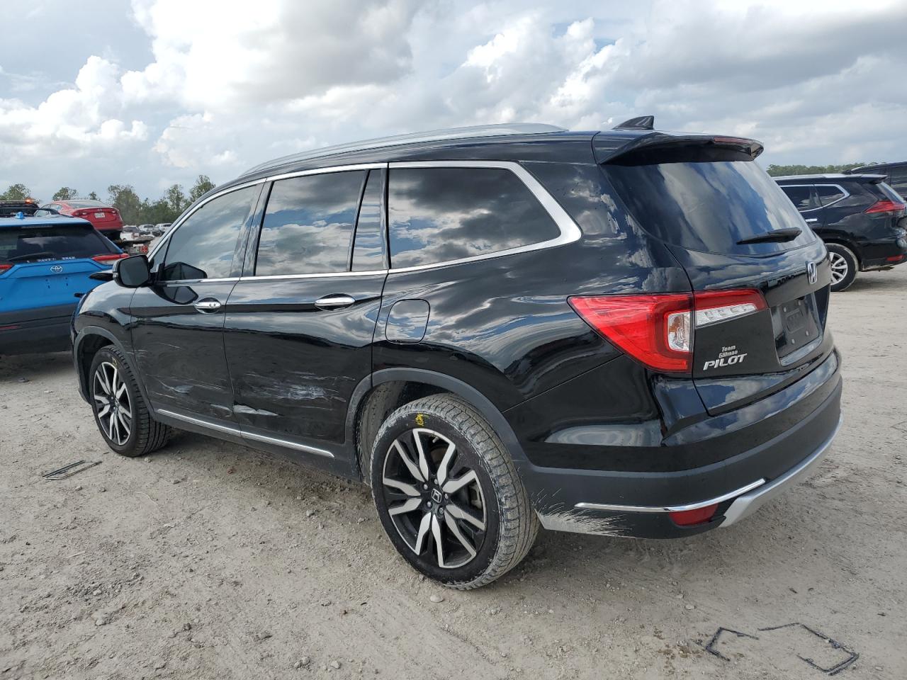 2019 Honda Pilot VIN 5FNYF5H91KB030811 Copart auction photo, front end / side damage thumbnail 2