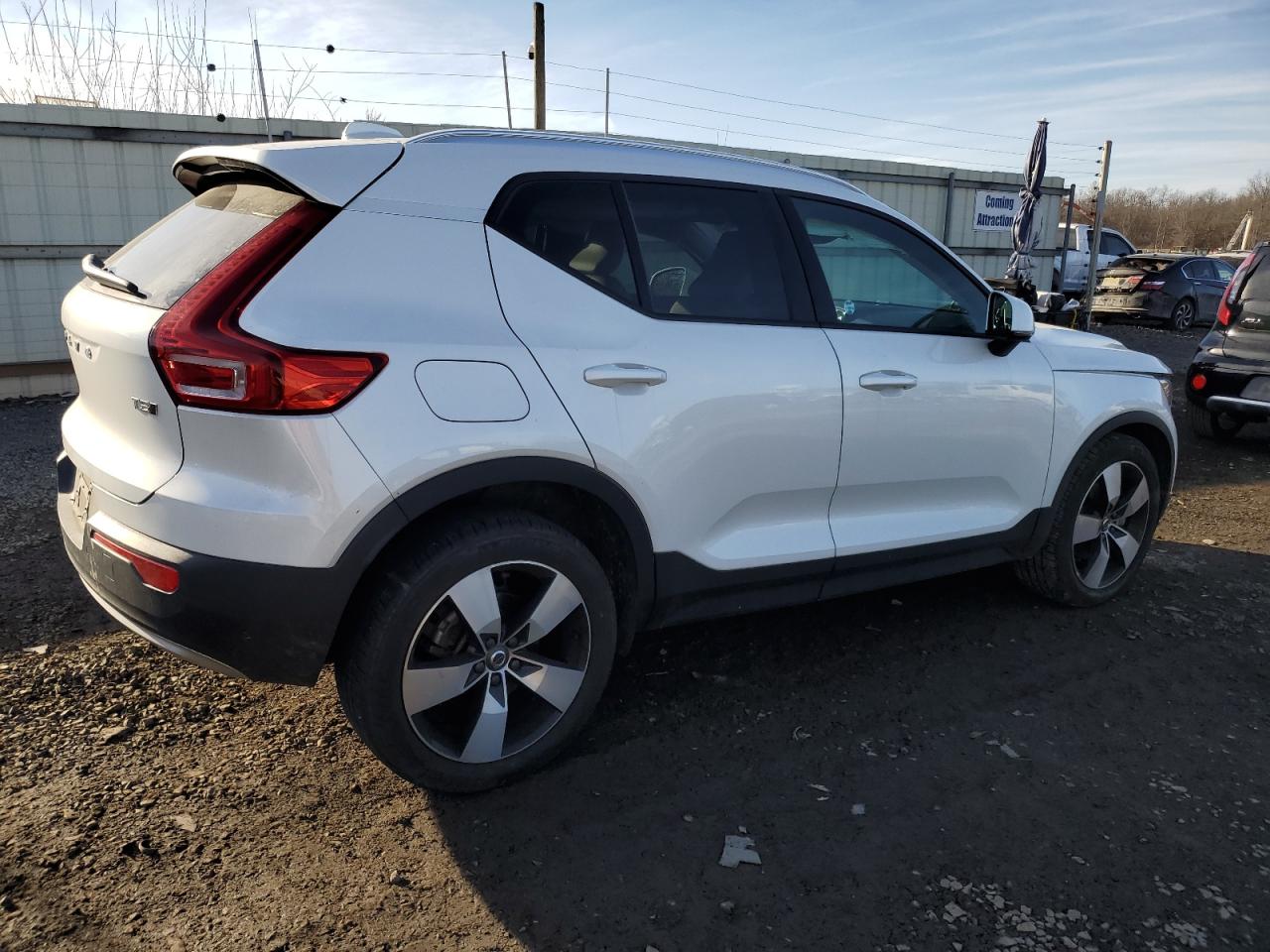 2022 Volvo XC40 VIN YV4162UK4N2650324 Copart auction photo, front end damage thumbnail 3