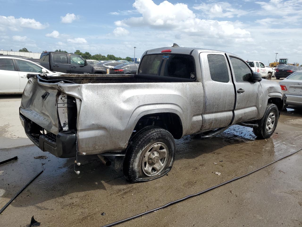 2018 Toyota Tacoma VIN 5TFRX5GN7JX123353 Copart auction photo, rollover damage thumbnail 3