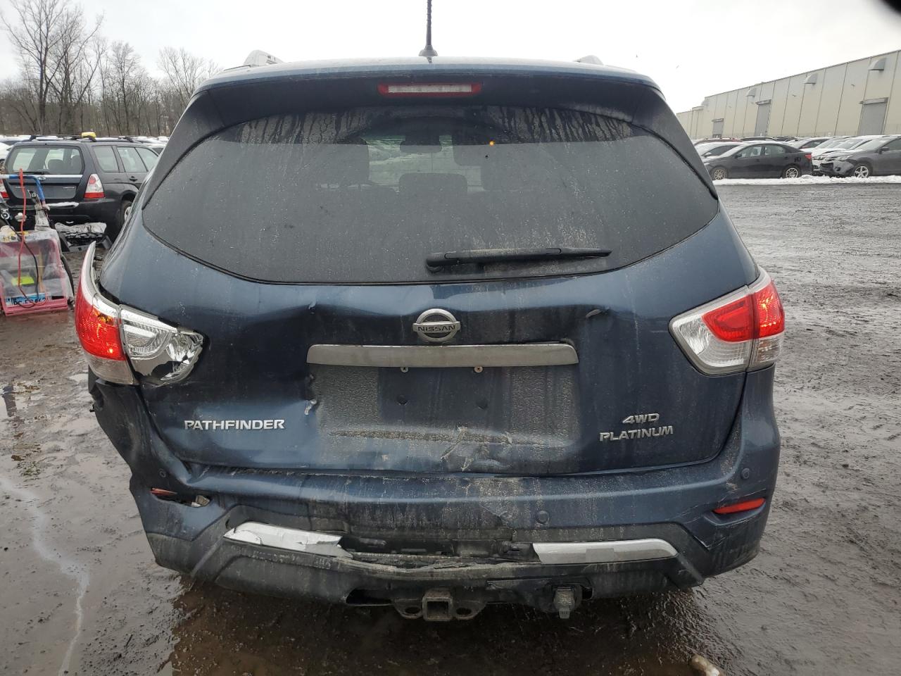 2015 Nissan Pathfinder VIN 5N1AR2MMXFC633434 Copart auction photo, rear end / minor dent/scratches damage thumbnail 6