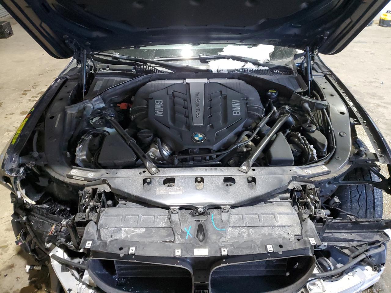 2015 BMW 7er VIN WBAYB6C57FD965931 Copart auction photo, front end / rear end damage thumbnail 11