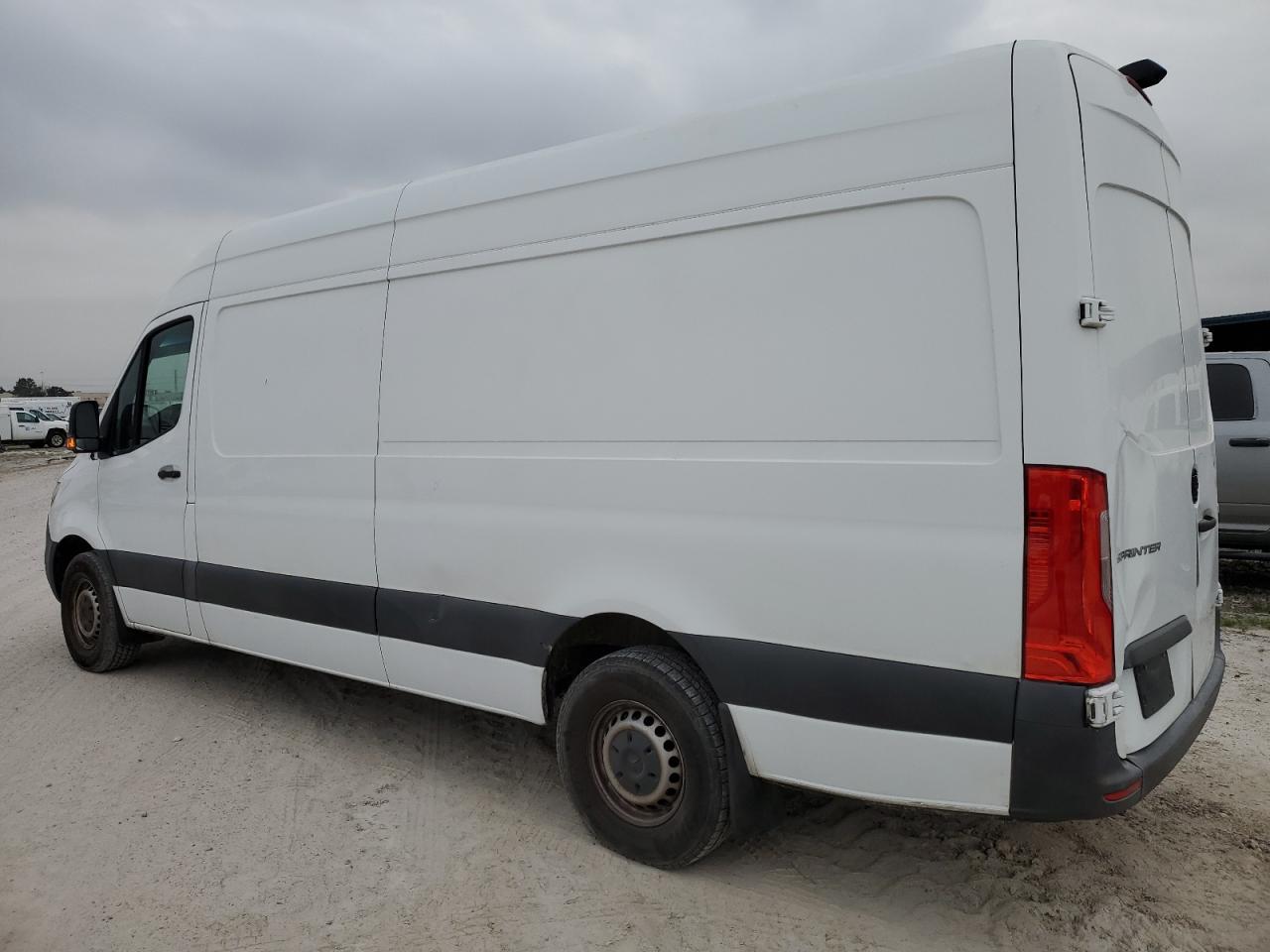 2019 Mercedes-Benz Sprinter VIN WD4PF1CD2KP156526 Copart auction photo, normal wear / minor dent/scratches damage thumbnail 2