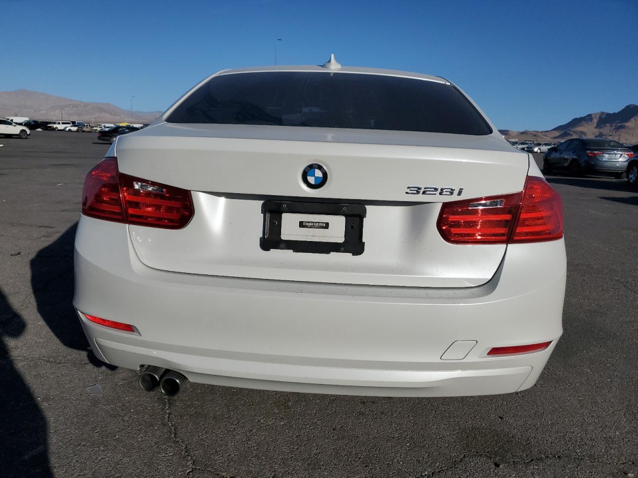 2013 BMW 3er VIN WBA3C1C53DF442739 Copart auction photo, front end damage thumbnail 6