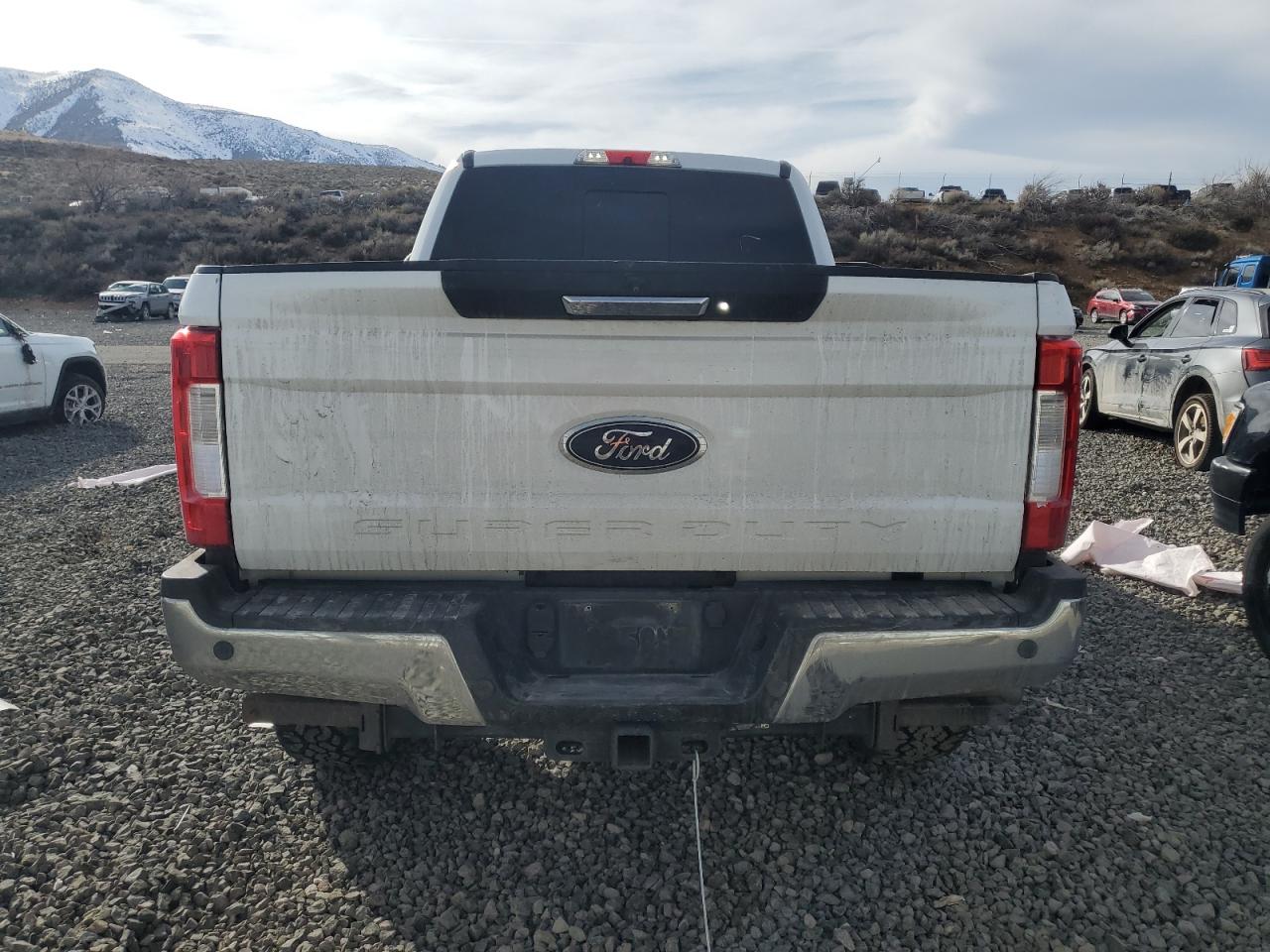 2017 Ford F250 VIN 1FT7W2BT4HEC63929 Copart auction photo, front end / minor dent/scratches damage thumbnail 6