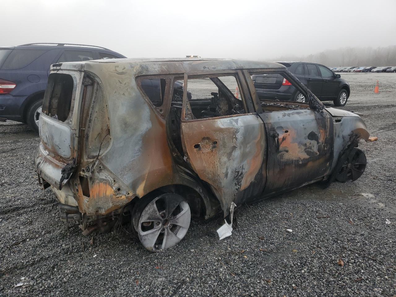 2015 KIA Soul VIN KNDJN2A2XF7226466 Copart auction photo, burn damage thumbnail 3