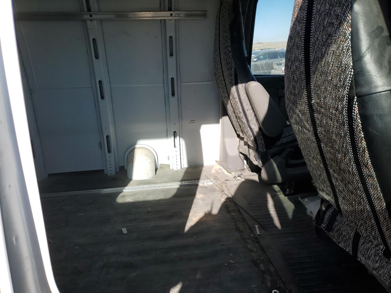 2017 Chevrolet Express VIN 1GCWGAFFXH1325171 Copart auction photo, front end damage thumbnail 11