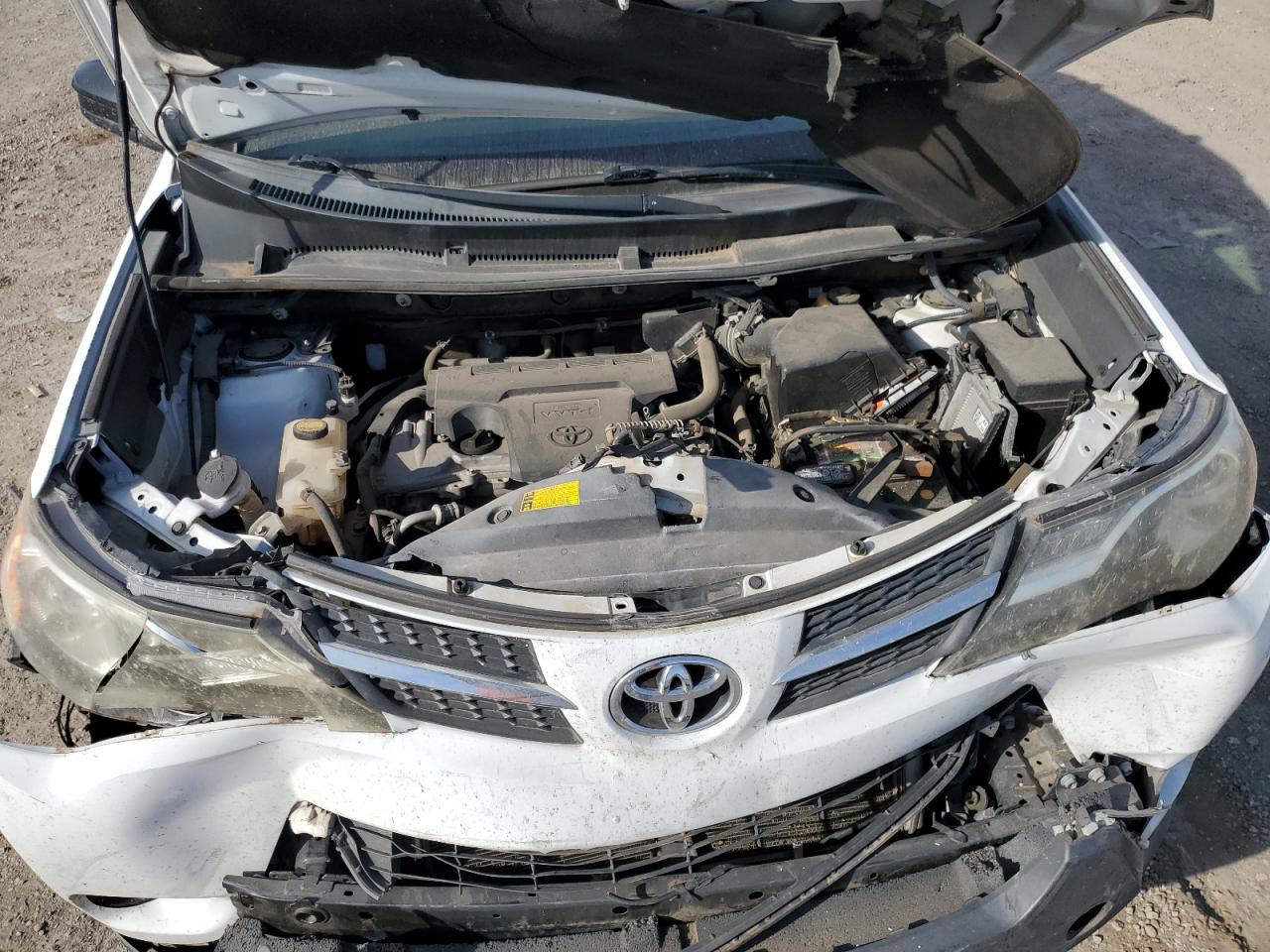 2015 Toyota RAV 4 VIN 2T3ZFREV5FW228403 Copart auction photo, front end / minor dent/scratches damage thumbnail 11
