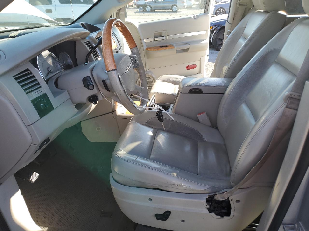 2008 Chrysler Aspen VIN 1A8HW58298F102810 Copart auction photo, front end / side damage thumbnail 7