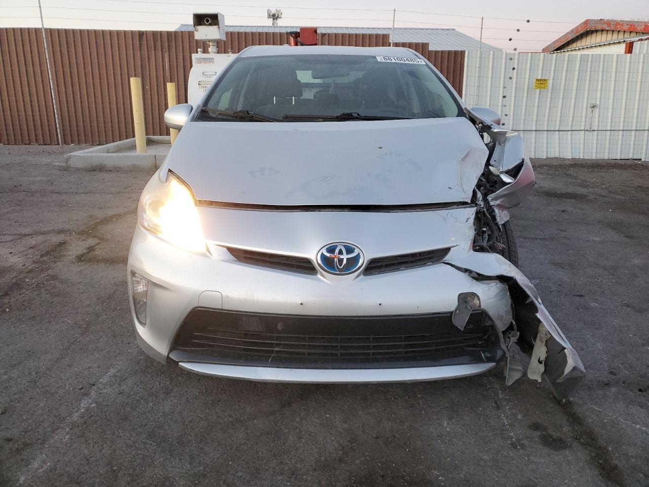 2015 Toyota Prius VIN JTDKN3DU0F1928550 Copart auction photo, front end damage thumbnail 5