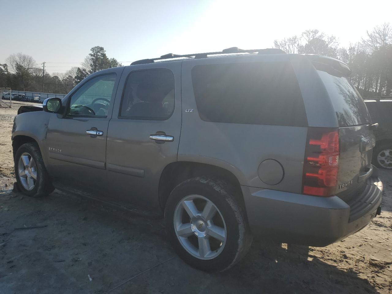 2007 Chevrolet Tahoe VIN 1GNFC13087J384057 Copart auction photo, front end damage thumbnail 2