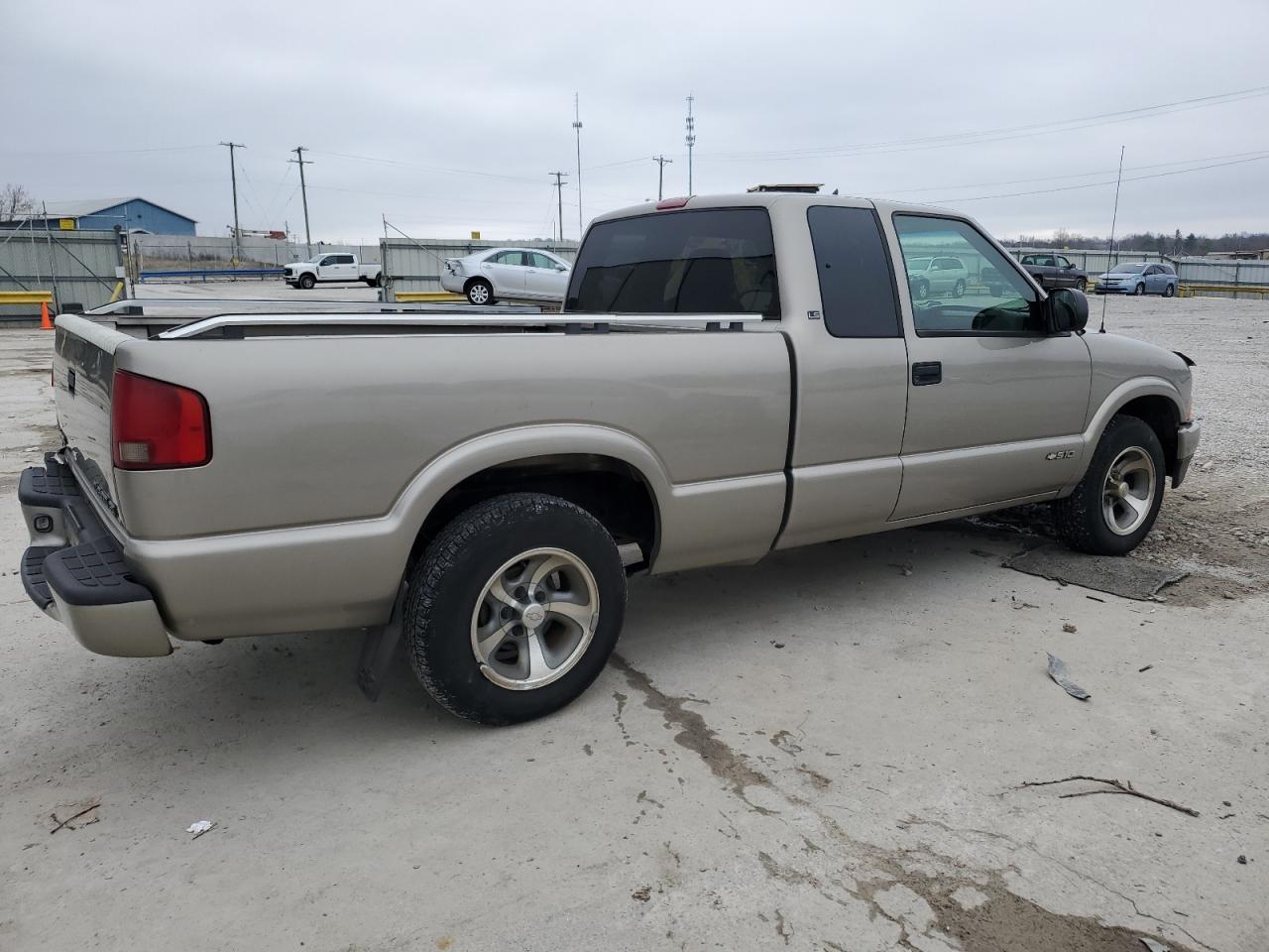 2002 Chevrolet S-10 Pickup VIN 1GCCS19W928217667 Copart auction photo, rear end / front end damage thumbnail 3