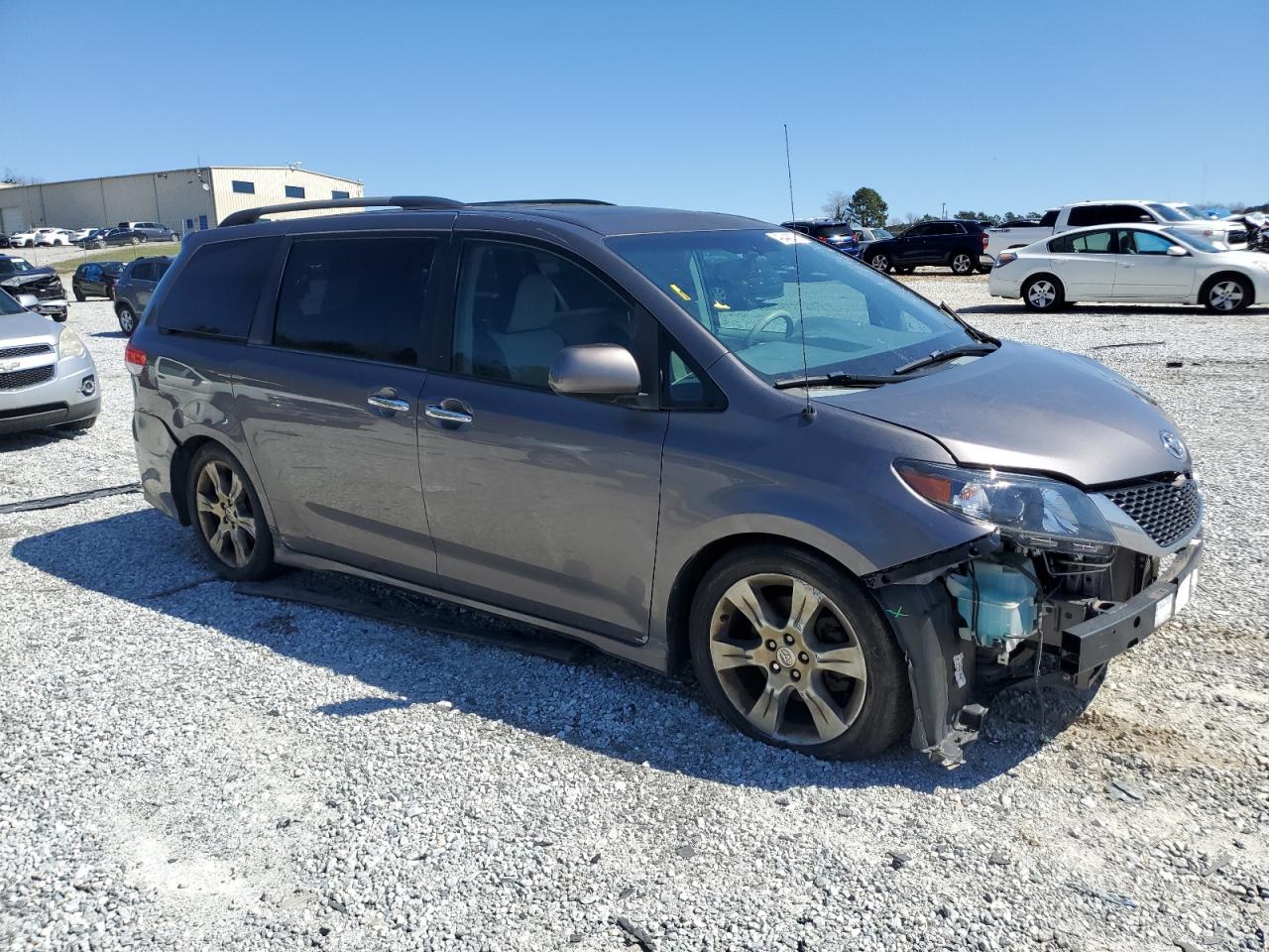 2013 Toyota Sienna VIN 5TDXK3DC5DS354727 Copart auction photo, front end / side damage thumbnail 4