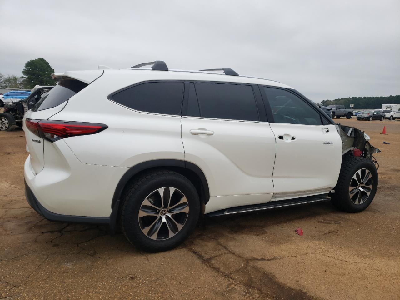 2020 Toyota Highlander VIN 5TDGARAH6LS502002 Copart auction photo, front end / side damage thumbnail 3