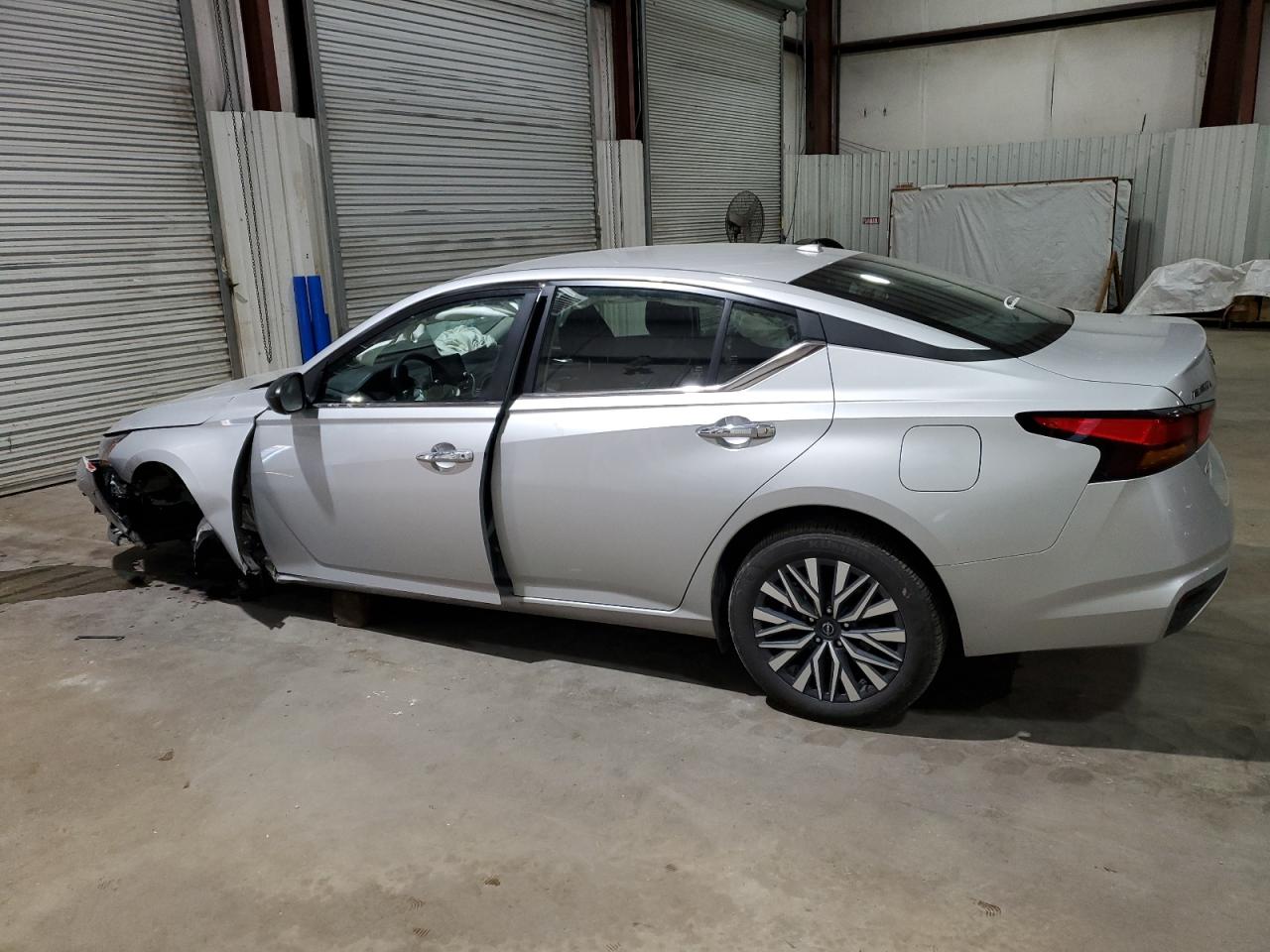 2024 Nissan Altima VIN 1N4BL4DW1RN420684 Copart auction photo, front end / minor dent/scratches damage thumbnail 2