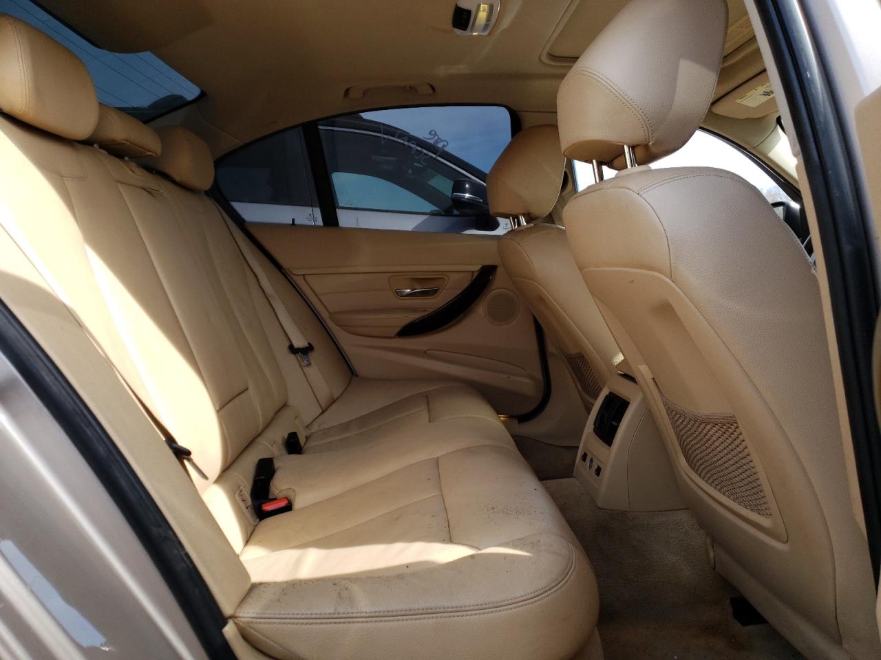 2013 BMW 3er VIN WBA3B3C57DJ811873 Copart auction photo, front end / minor dent/scratches damage thumbnail 10