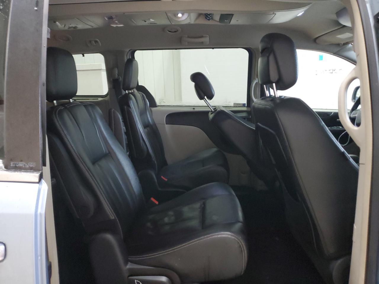 2013 Chrysler Town & Country VIN 2C4RC1CG1DR623068 Copart auction photo, front end damage thumbnail 11