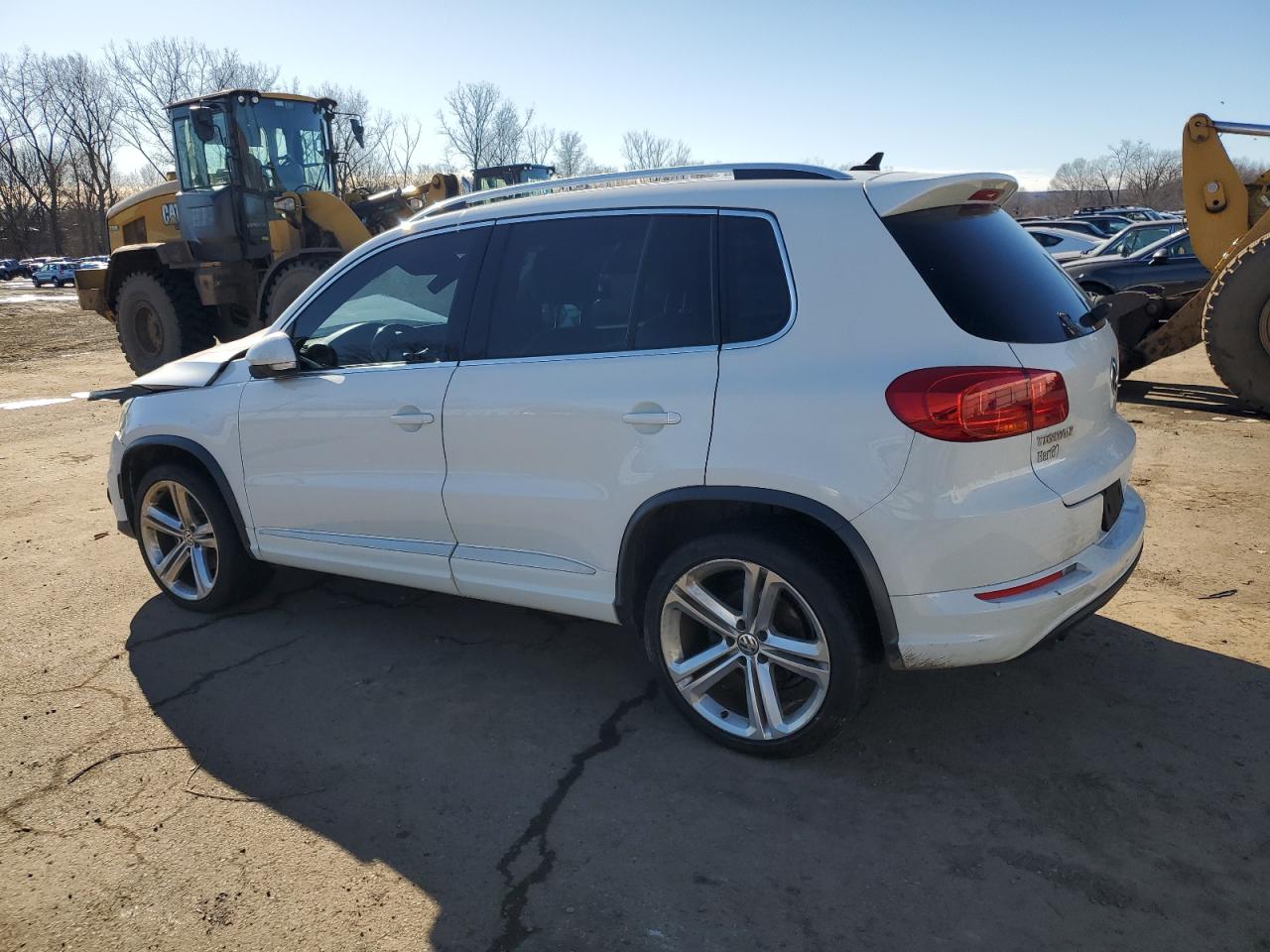 2015 Volkswagen Tiguan VIN WVGBV7AX9FW075456 Copart auction photo, front end damage thumbnail 2