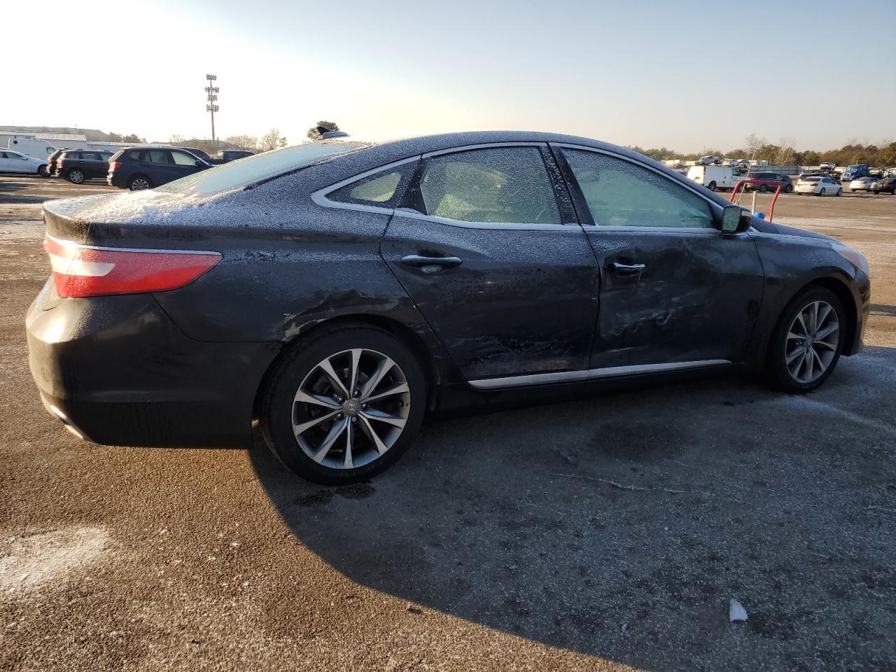 2017 Hyundai Azera VIN KMHFG4JG4HA580945 Copart auction photo, side / minor dent/scratches damage thumbnail 3