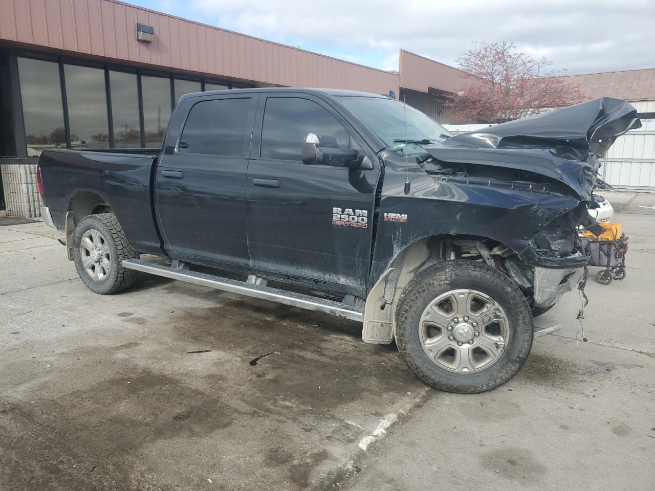 2016 RAM 2500 VIN 3C6UR5DJ8GG186441 Copart auction photo, front end damage thumbnail 4