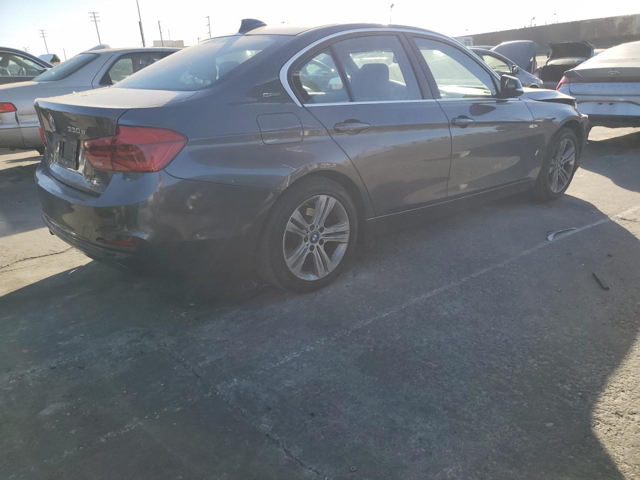 2018 BMW 3er VIN WBA8E1C53JA762765 Copart auction photo, front end / minor dent/scratches damage thumbnail 3