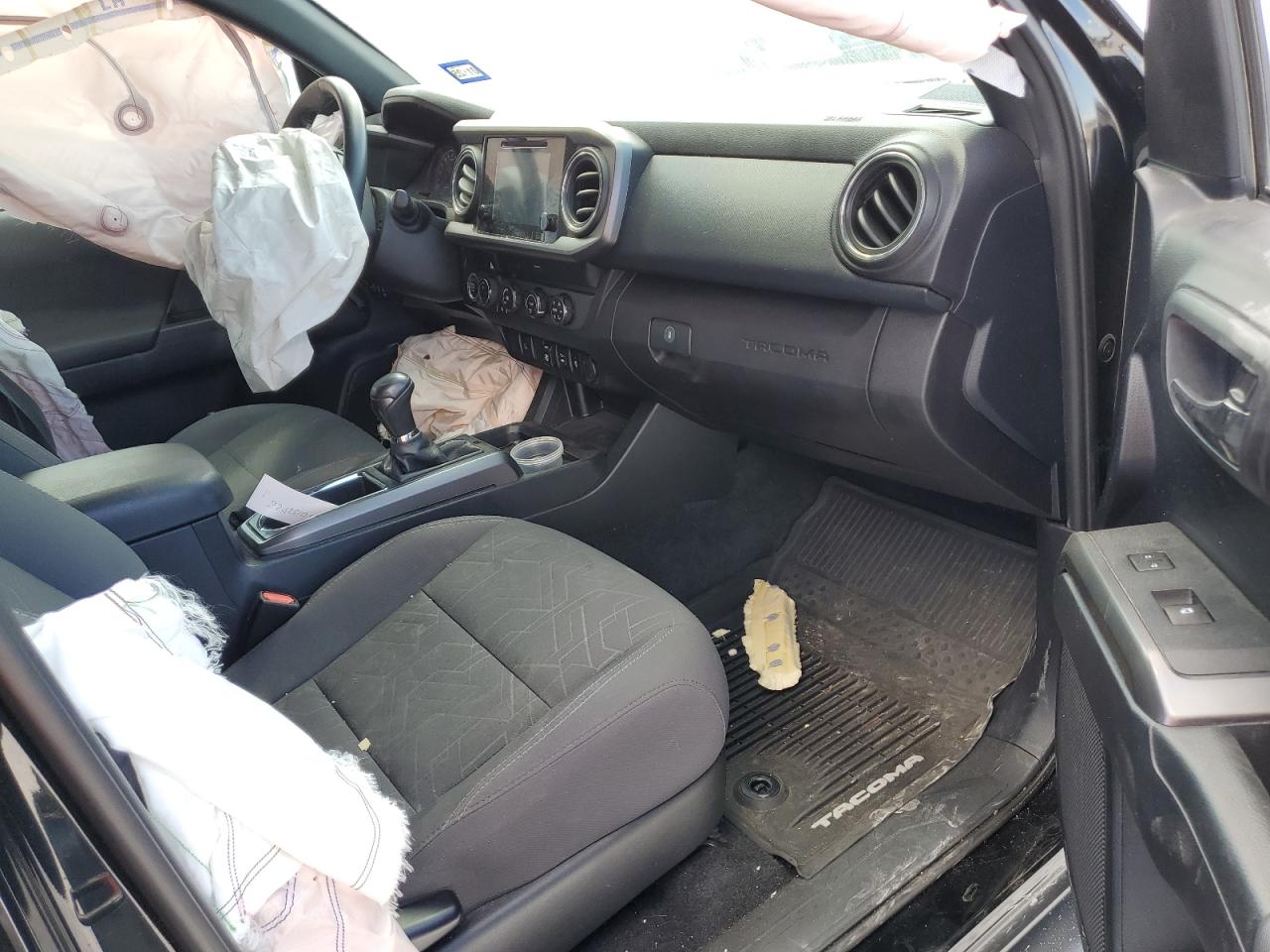 2019 Toyota Tacoma VIN 3TMCZ5AN8KM216737 Copart auction photo, side / front end damage thumbnail 8