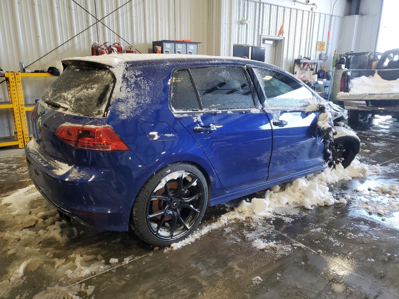 2015 Volkswagen Golf VIN WVWLF7AU7FW355212 Copart auction photo, front end / side damage thumbnail 3