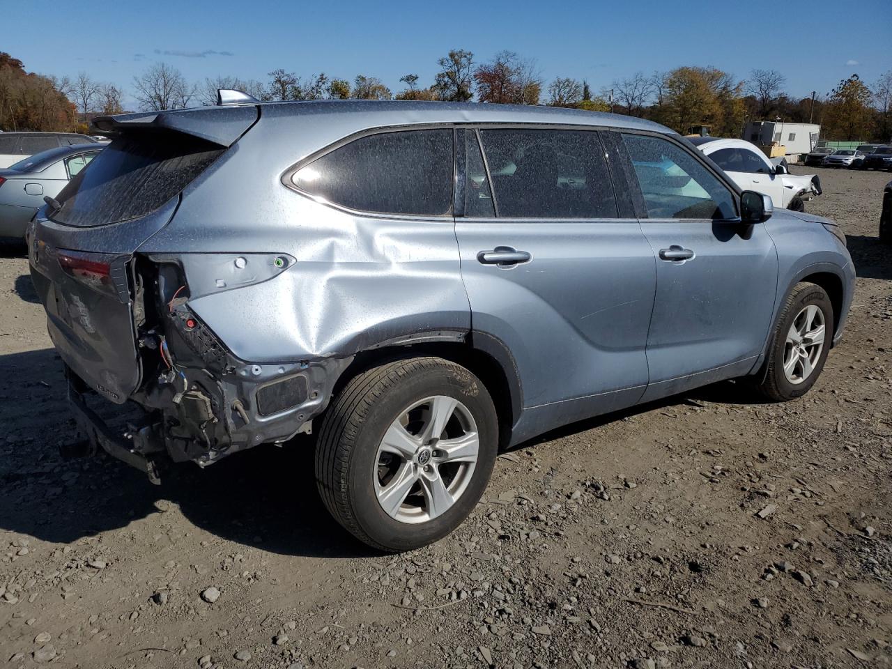 2020 Toyota Highlander VIN 5TDBZRBH0LS014889 Copart auction photo, rear end / minor dent/scratches damage thumbnail 3