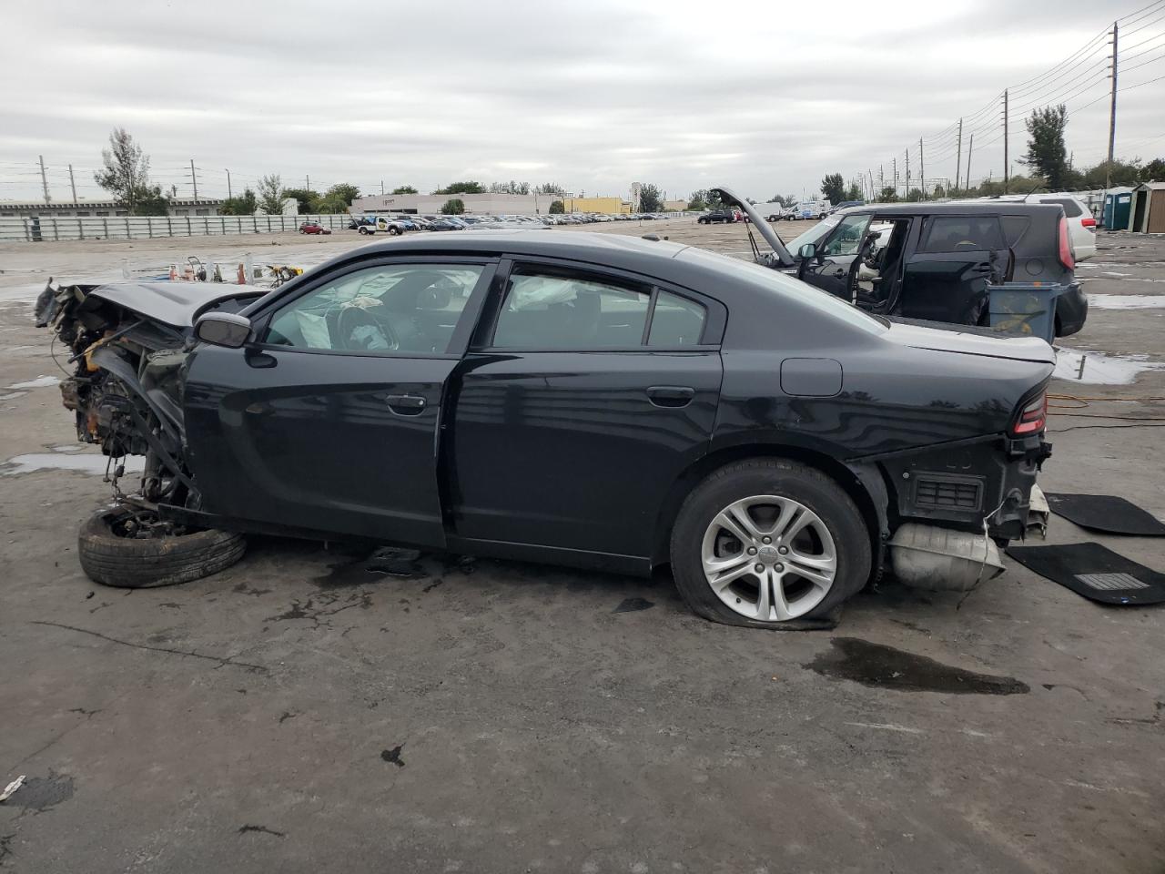 2019 Dodge Charger VIN 2C3CDXBG8KH724963 Copart auction photo, front end / rear end damage thumbnail 2