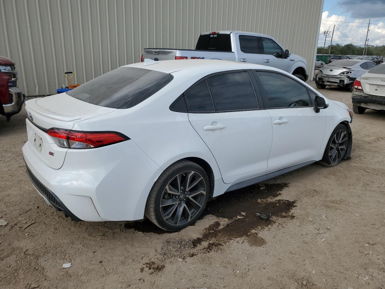 2020 Toyota Corolla VIN 5YFP4RCEXLP042703 Copart auction photo, front end / minor dent/scratches damage thumbnail 3