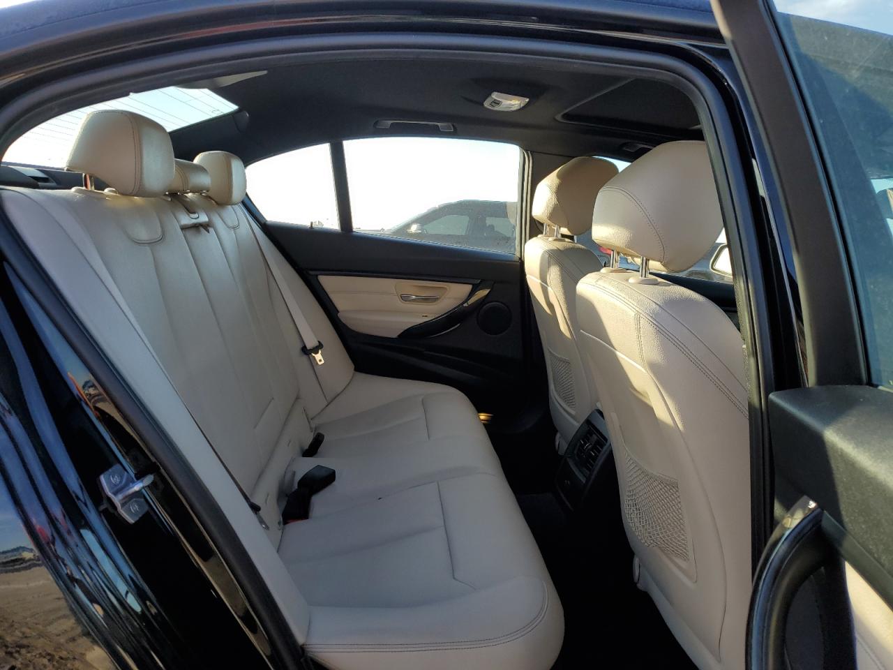 2015 BMW 3er VIN WBA3A5G5XFNS91379 Copart auction photo, front end damage thumbnail 10