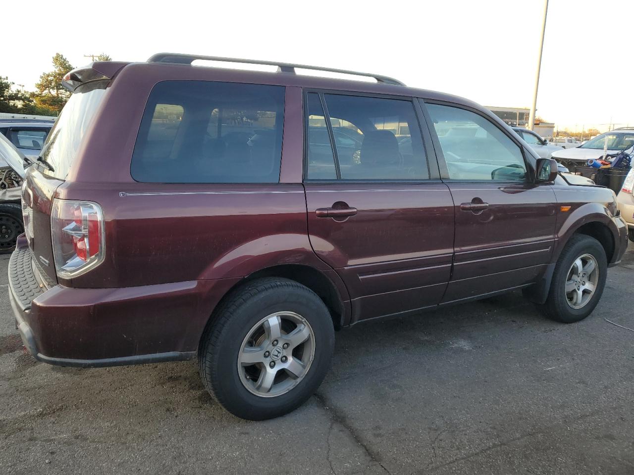 2008 Honda Pilot VIN 5FNYF183X8B048947 Copart auction photo, front end damage thumbnail 3