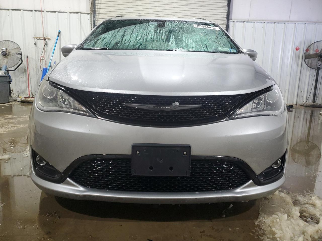 2018 Chrysler Pacifica VIN 2C4RC1BG8JR237194 Copart auction photo, side damage thumbnail 5