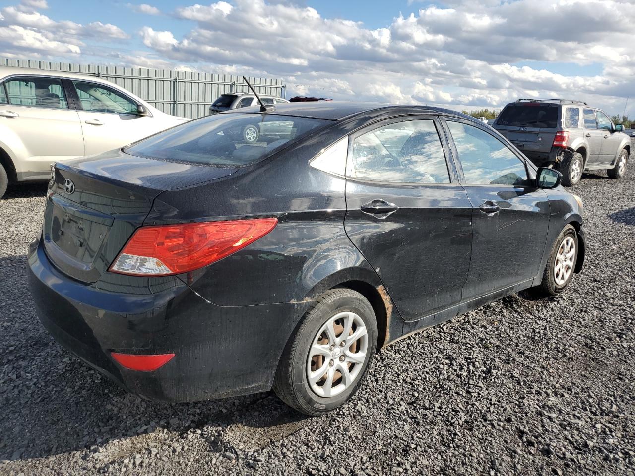 2013 Hyundai Accent VIN KMHCT4AE3DU432792 Copart auction photo, normal wear / minor dent/scratches damage thumbnail 3