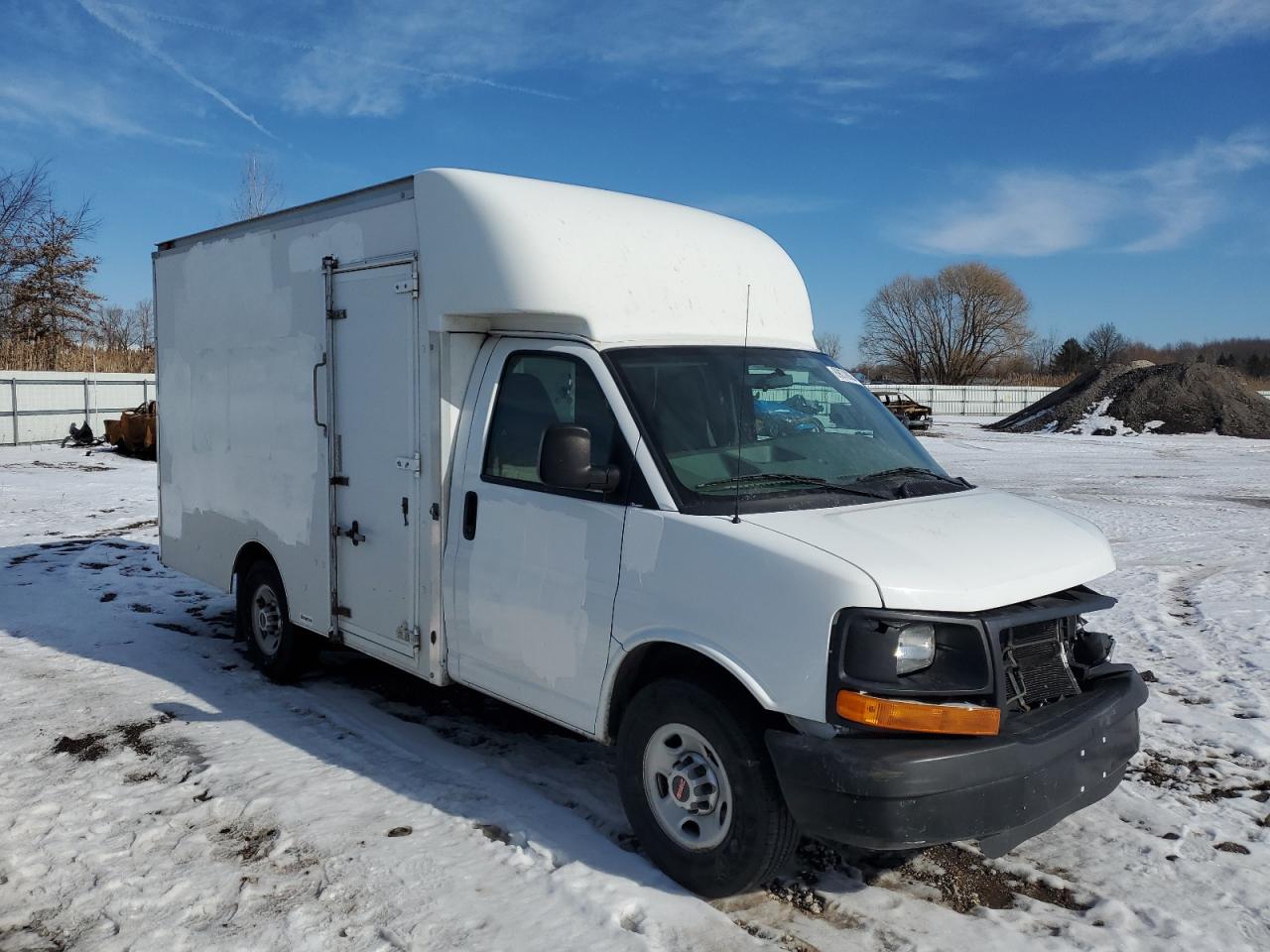 2014 GMC Savana VIN 1GD072BA4E1107496 Copart auction photo, front end damage thumbnail 4