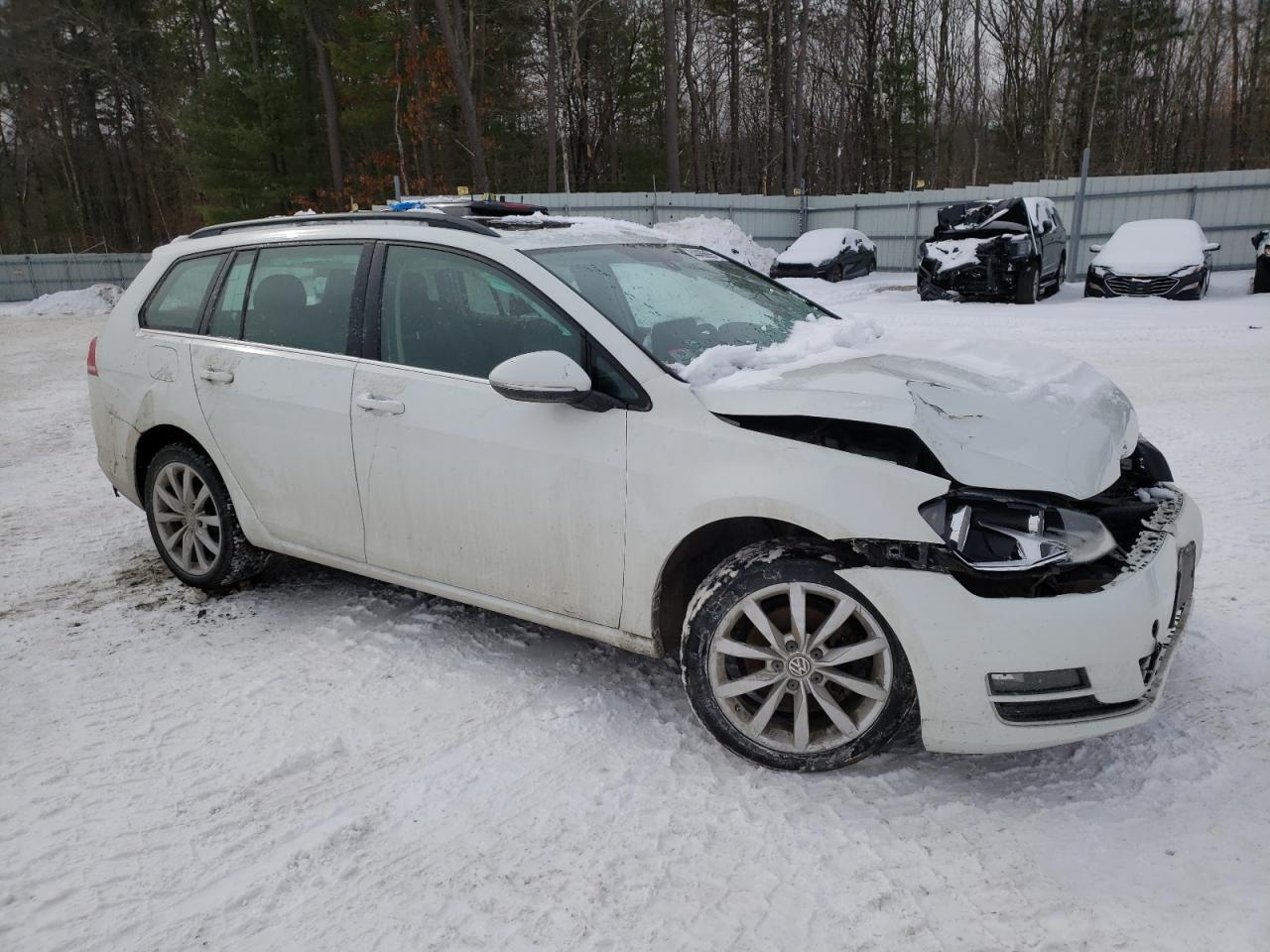 2016 Volkswagen Golf VIN 3VWC17AU8GM519211 Copart auction photo, front end / side damage thumbnail 4