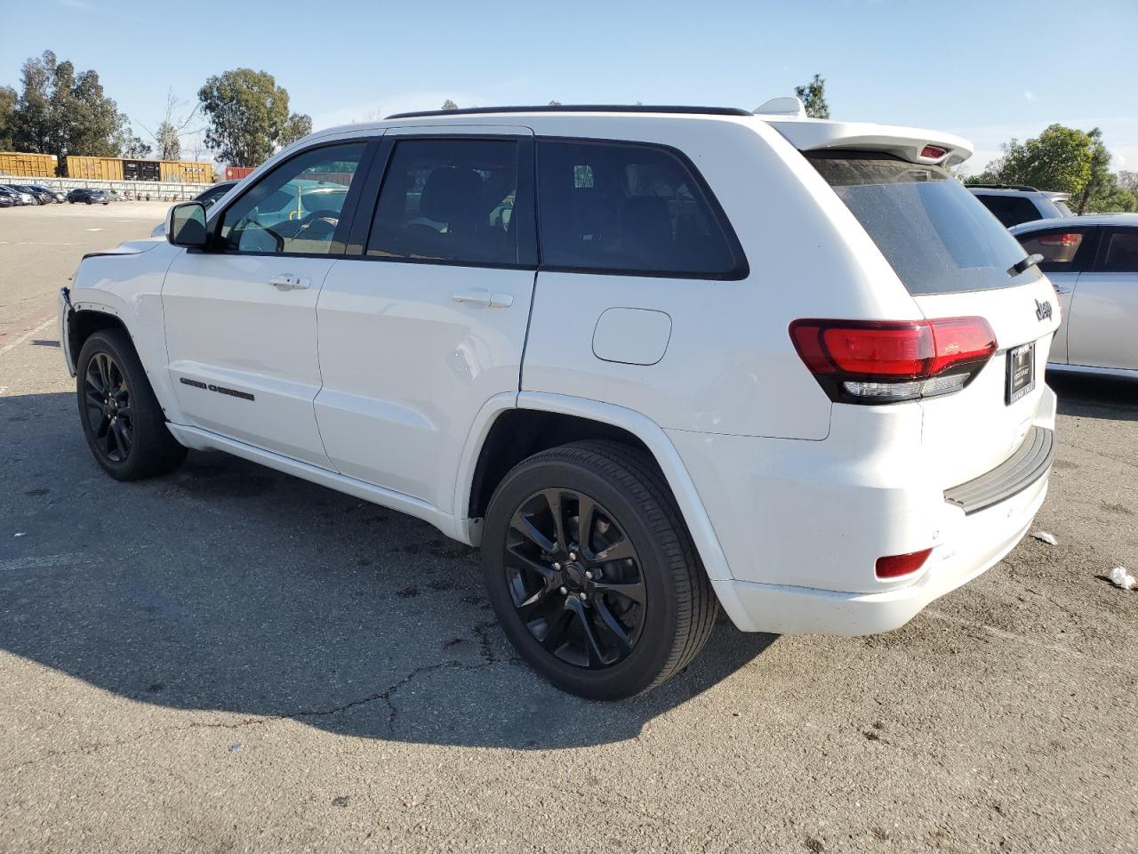 2020 Jeep Grand Cherokee VIN 1C4RJEAG2LC404790 Copart auction photo, front end / undercarriage damage thumbnail 2