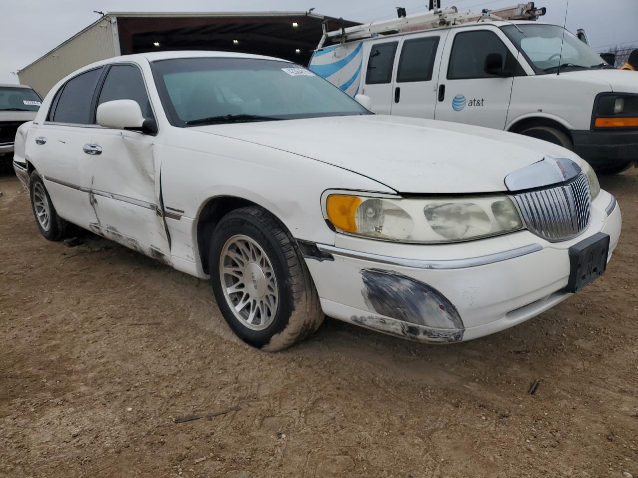 2001 Lincoln Town Car VIN 1LNHM82W41Y738339 Copart auction photo, side / rear end damage thumbnail 4