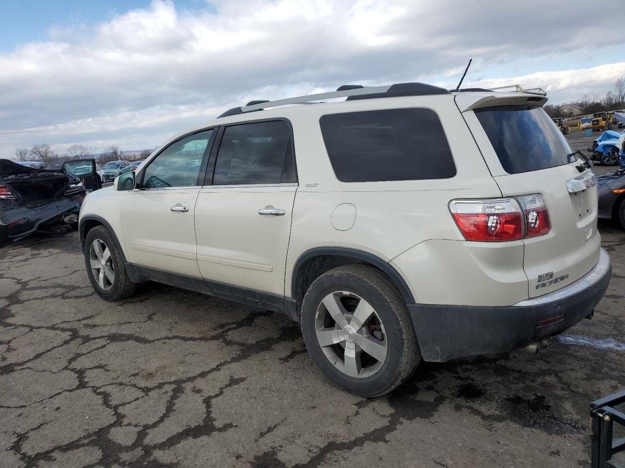 2011 GMC Acadia VIN 1GKKVRED3BJ270951 Copart auction photo, minor dent/scratches damage thumbnail 2