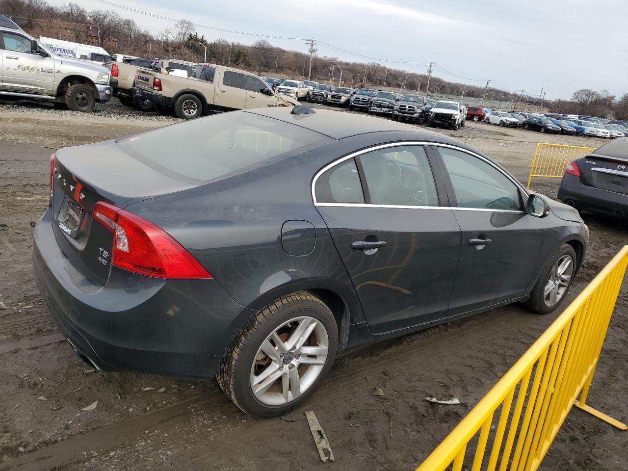 2015 Volvo S60 VIN YV1612TCXF1309786 Copart auction photo, mechanical / minor dent/scratches damage thumbnail 3