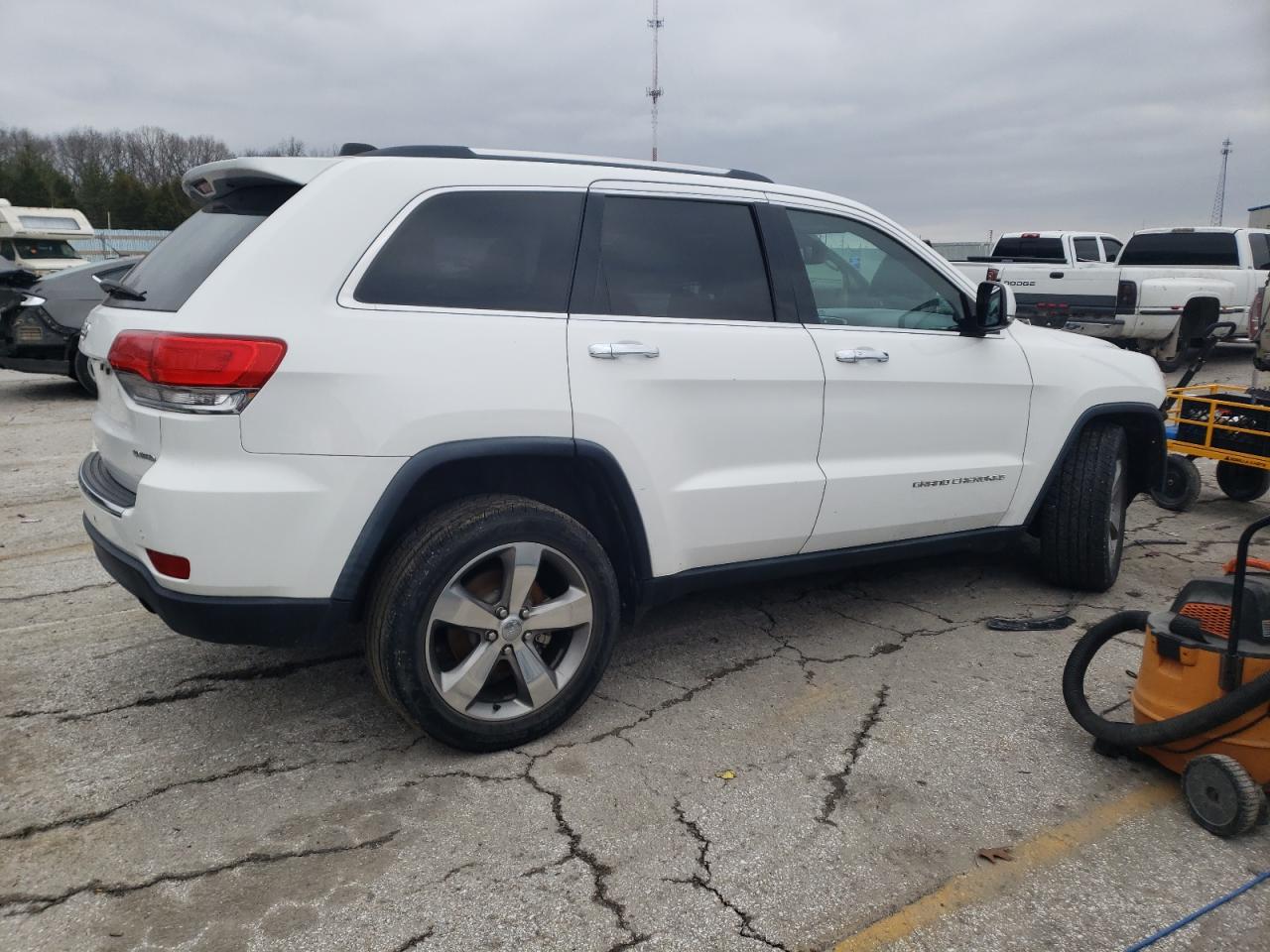 2014 Jeep Grand Cherokee VIN 1C4RJFBG6EC542176 Copart auction photo, front end / minor dent/scratches damage thumbnail 3