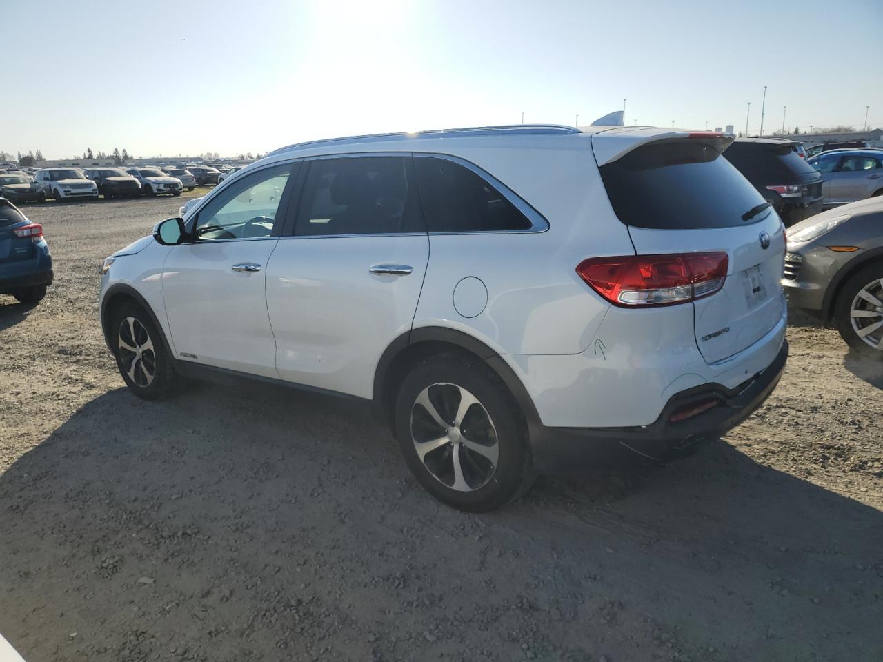 2018 KIA Sorento VIN 5XYPHDA51JG417339 Copart auction photo, rear end damage thumbnail 2
