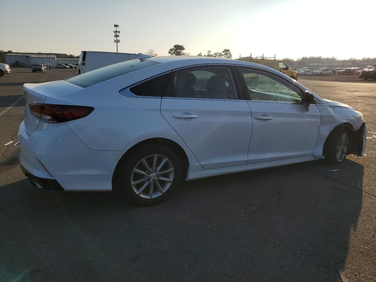 2019 Hyundai Sonata VIN 5NPE24AF9KH744664 Copart auction photo, front end / side damage thumbnail 3