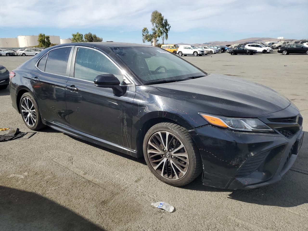 2019 Toyota Camry VIN 4T1B11HK6KU780465 Copart auction photo, vandalism damage thumbnail 4