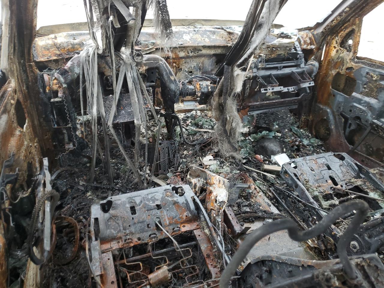 2011 GMC Sierra VIN 1GT424C88BF126482 Copart auction photo, burn damage thumbnail 8