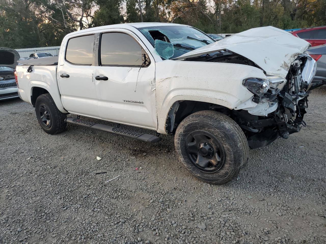 2022 Toyota Tacoma VIN 3TYAX5GN6NT046312 Copart auction photo, front end damage thumbnail 2