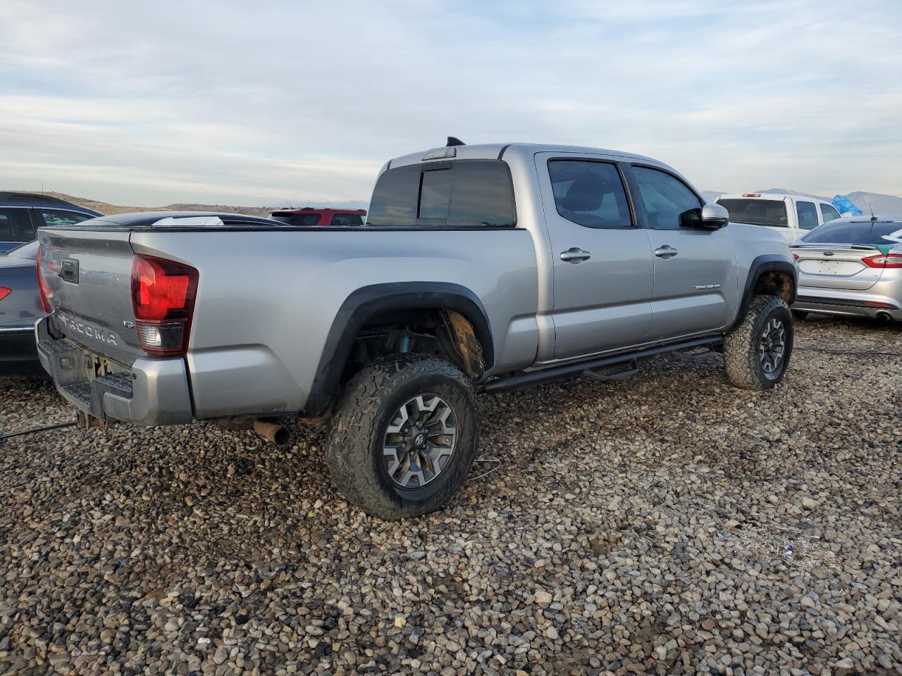 2018 Toyota Tacoma VIN 3TMDZ5BN6JM039980 Copart auction photo, front end damage thumbnail 3