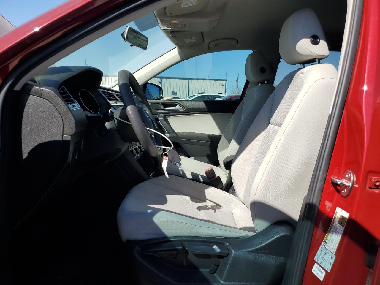 2019 Volkswagen Tiguan VIN 3VV0B7AX9KM077143 Copart auction photo, side / minor dent/scratches damage thumbnail 7