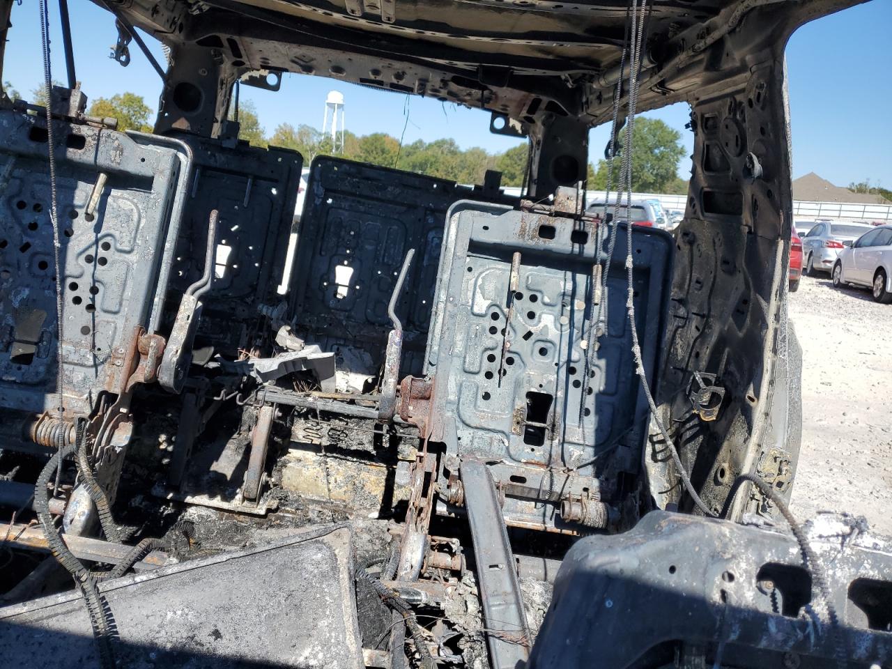 2021 Chevrolet Suburban VIN 1GNSCFKD6MR274492 Copart auction photo, burn damage thumbnail 10