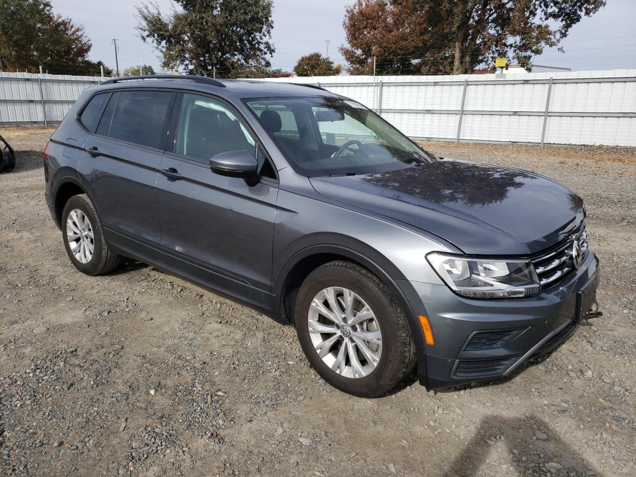2019 Volkswagen Tiguan VIN 3VV1B7AX7KM023411 Copart auction photo, front end damage thumbnail 4